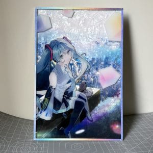 【Consignment寄賣 - CHELL】Miku in Hong Kong ♡ 3-Layered Holographic Cold Foil Acrylic Shikishi 三層景深貝殼光白瓷壓克力色紙